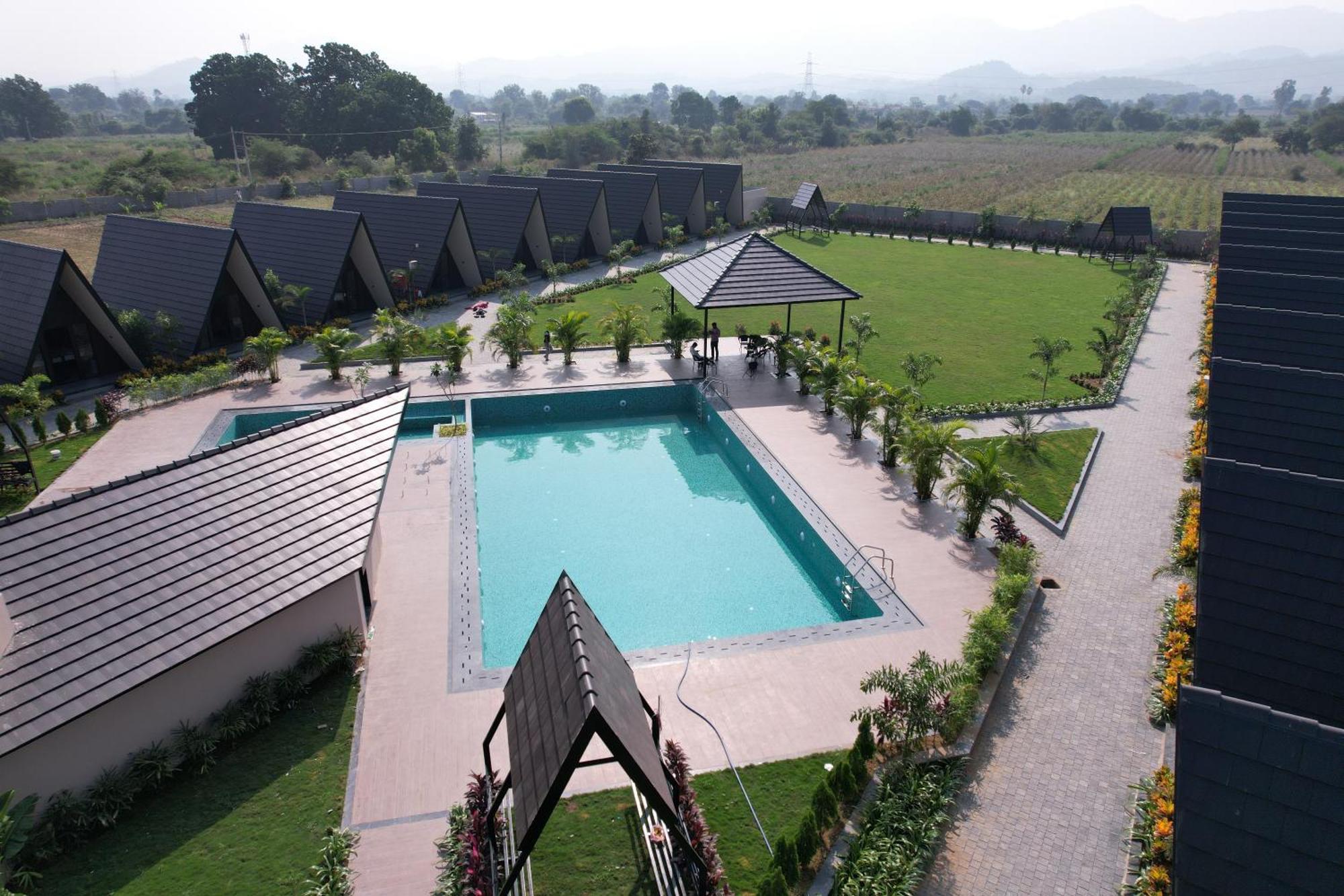 Regenta Resort Vindhyachal, Statue Of Unity Kevadia エクステリア 写真