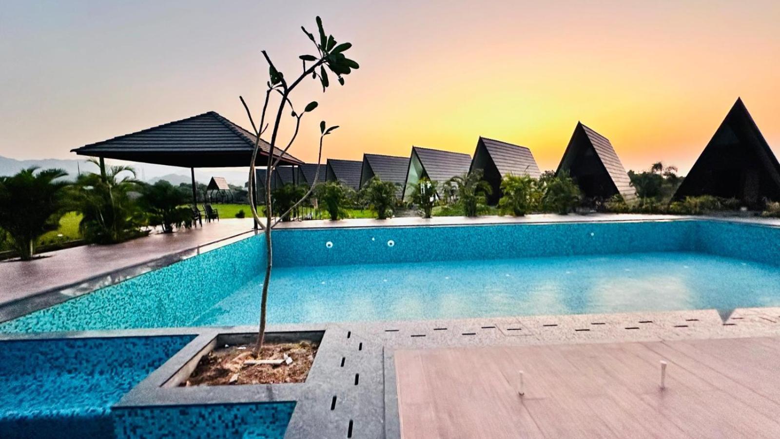 Regenta Resort Vindhyachal, Statue Of Unity Kevadia エクステリア 写真