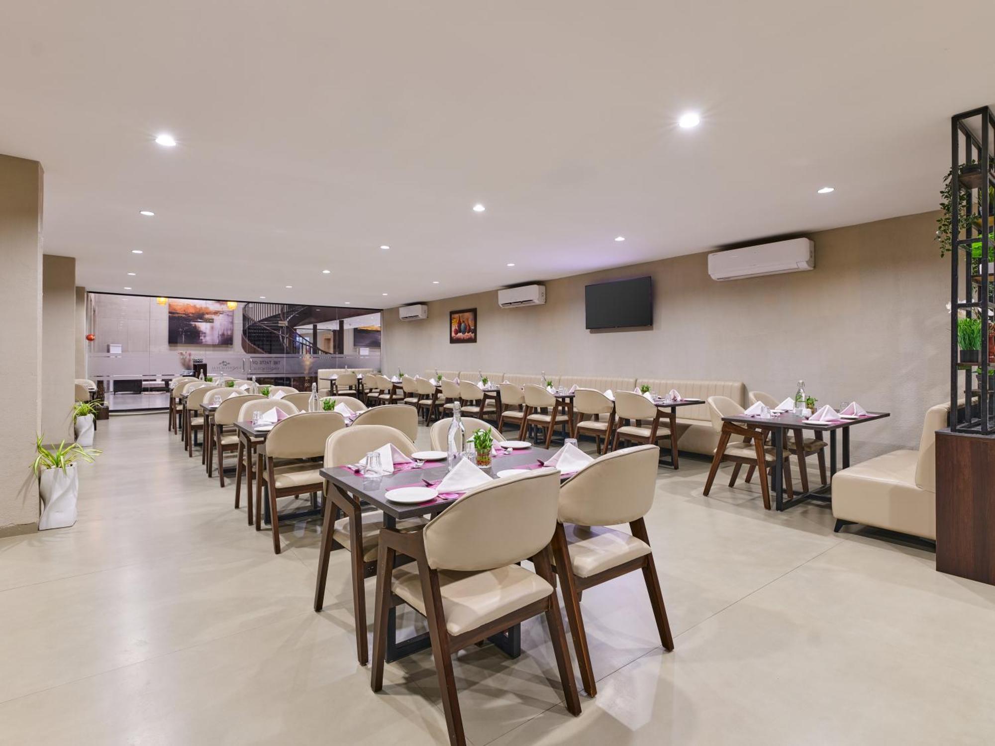 Regenta Resort Vindhyachal, Statue Of Unity Kevadia エクステリア 写真